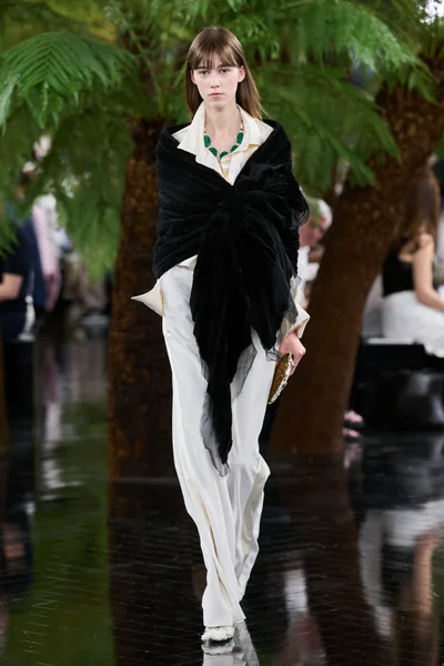 Look 39